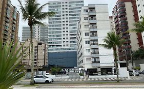Pe na Areia Canto do Forte, Wi-Fi,Estacionamento